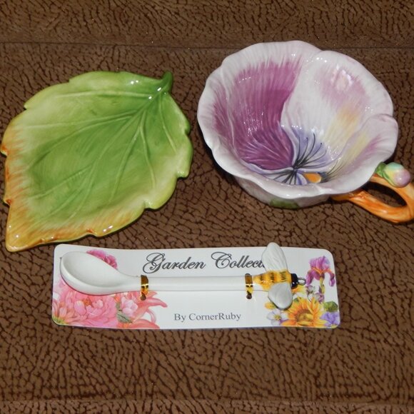 Corner Ruby Garden Collection Lilac Flower Shaped Teacup Leaf Saucer Spoon Set - Picture 5 of 6